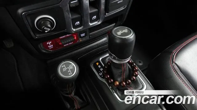 Jeep Wrangler 2020 — фото 11