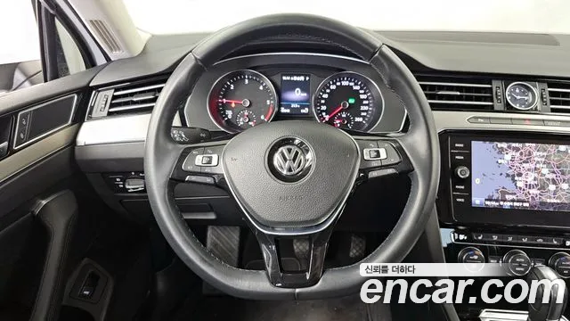 Volkswagen Passat 2018 — фото 19