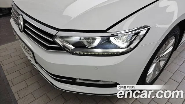 Volkswagen Passat 2018 — фото 8