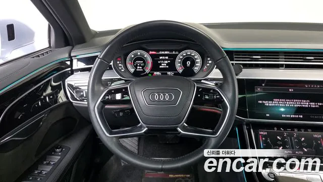 Audi A8 2021 — фото 18