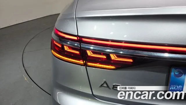 Audi A8 2021 — фото 8