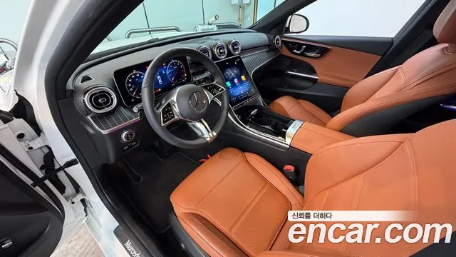 Mercedes-Benz C-Class 2025 — фото 10