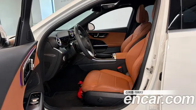 Mercedes-Benz C-Class 2025 — фото 11