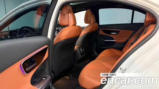 Mercedes-Benz C-Class 2025 — фото 12