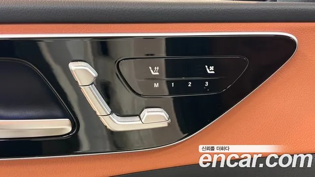 Mercedes-Benz C-Class 2025 — фото 13