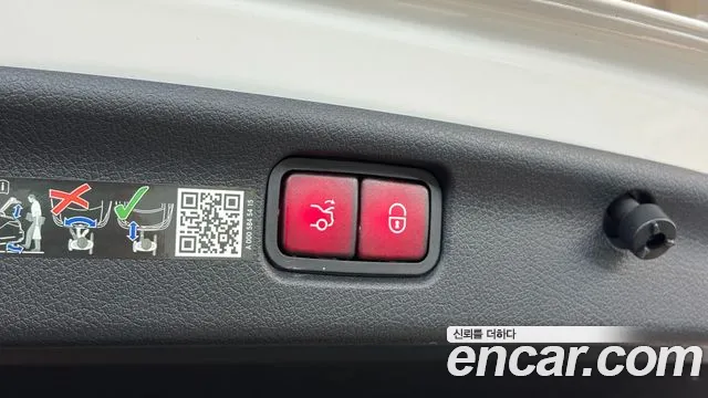 Mercedes-Benz C-Class 2025 — фото 19