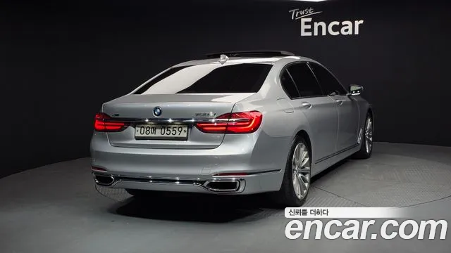 BMW 7-Series 2016 — фото 2
