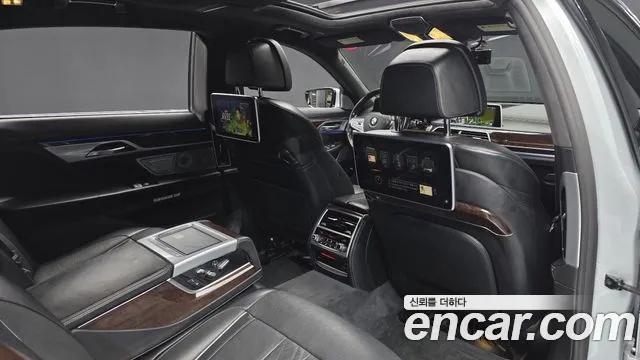 BMW 7-Series 2016 — фото 17