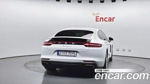 Porsche Panamera 2020 — фото 4