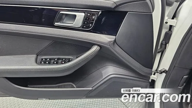 Porsche Panamera 2020 — фото 17