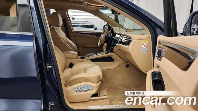 Porsche Macan 2015 — фото 11