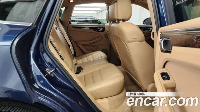 Porsche Macan 2015 — фото 12