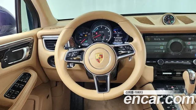 Porsche Macan 2015 — фото 13