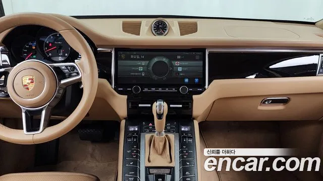 Porsche Macan 2015 — фото 14