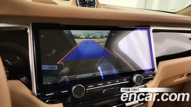 Porsche Macan 2015 — фото 15