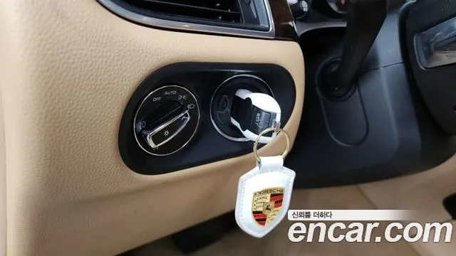 Porsche Macan 2015 — фото 16