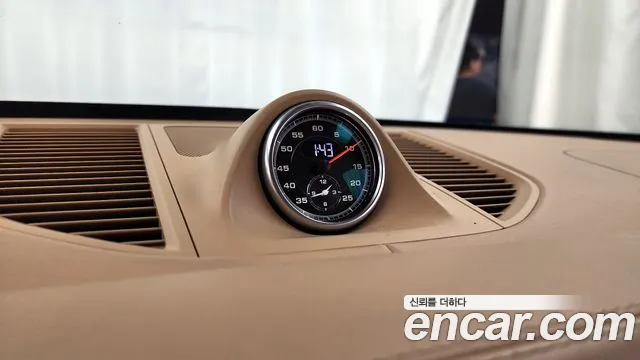 Porsche Macan 2015 — фото 19