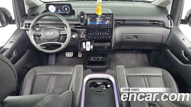 Hyundai Staria 2025 — фото 7