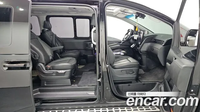 Hyundai Staria 2025 — фото 11