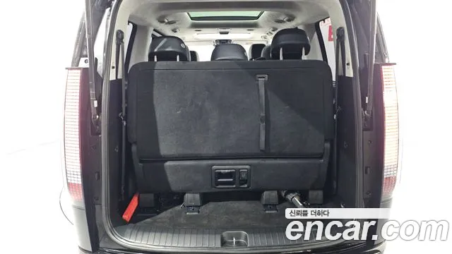 Hyundai Staria 2025 — фото 20