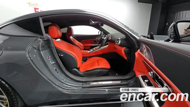 Mercedes-Benz AMG GT 2025 — фото 16