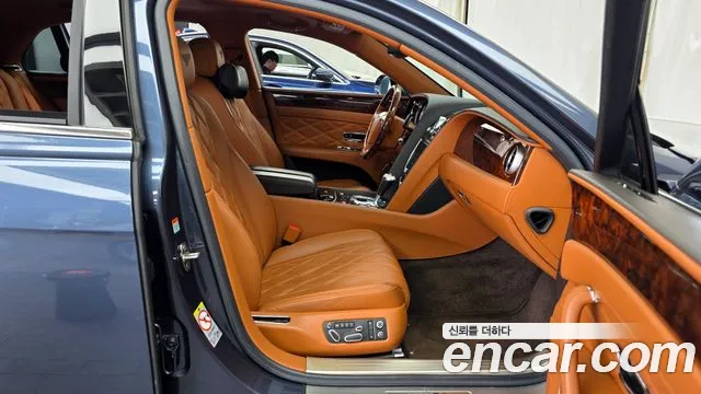 Bentley Flying Spur 2015 — фото 11