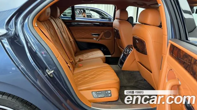 Bentley Flying Spur 2015 — фото 12