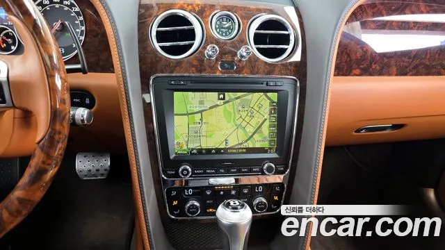 Bentley Flying Spur 2015 — фото 14