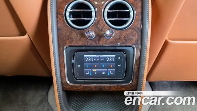 Bentley Flying Spur 2015 — фото 18