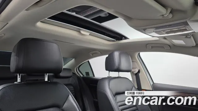 Volkswagen Passat 2018 — фото 13