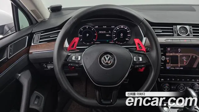 Volkswagen Passat 2018 — фото 15