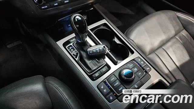 Hyundai Genesis 2016 — фото 9