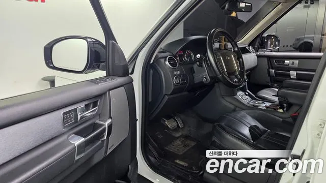 Land Rover Discovery 2016 — фото 10