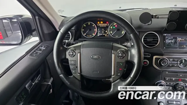 Land Rover Discovery 2016 — фото 13