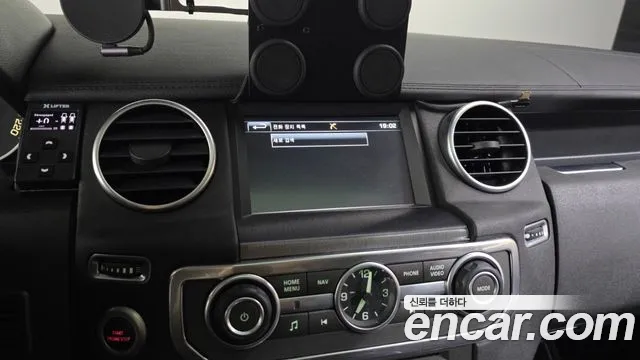 Land Rover Discovery 2016 — фото 16