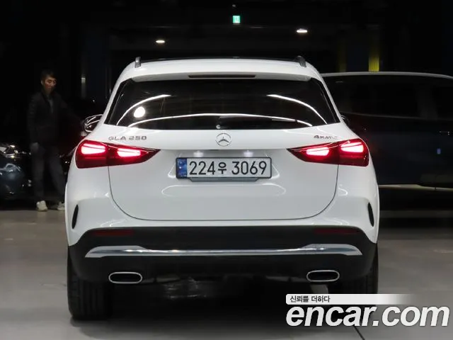 Mercedes-Benz GLA-Class 2024 — фото 4
