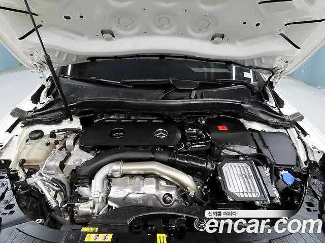 Mercedes-Benz GLA-Class 2024 — фото 6