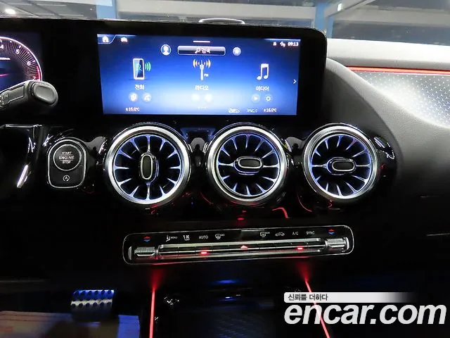 Mercedes-Benz GLA-Class 2024 — фото 12