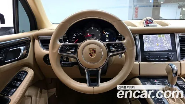Porsche Macan 2017 — фото 17