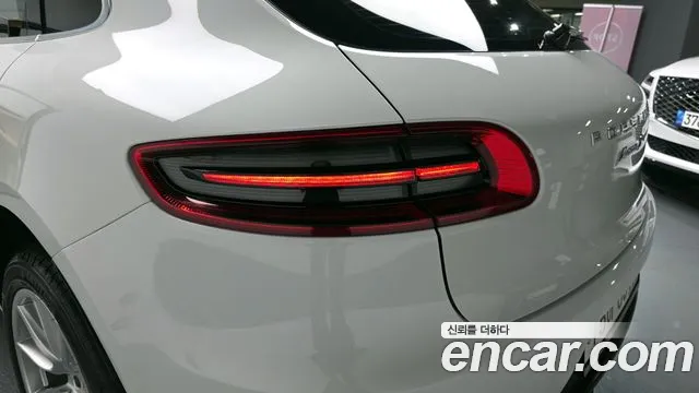 Porsche Macan 2017 — фото 8