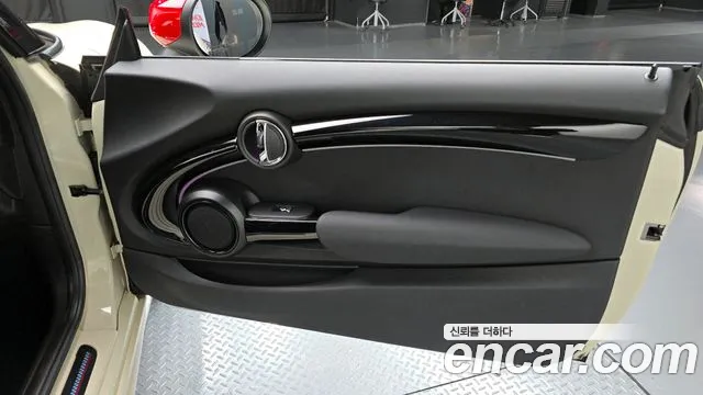 Mini Cooper 2022 — фото 15