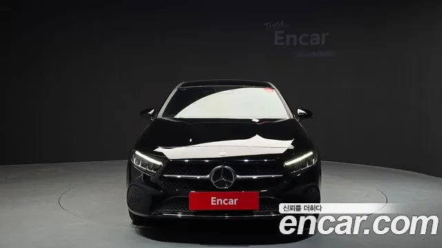 Mercedes-Benz A-Class 2024 — фото 3