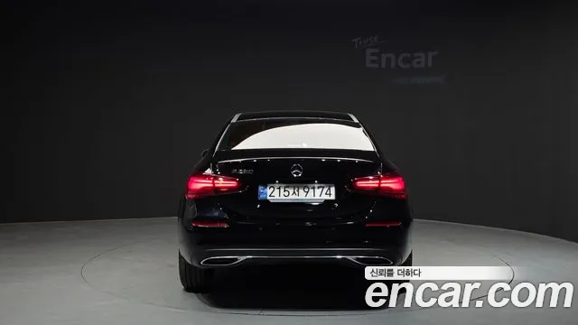 Mercedes-Benz A-Class 2024 — фото 4