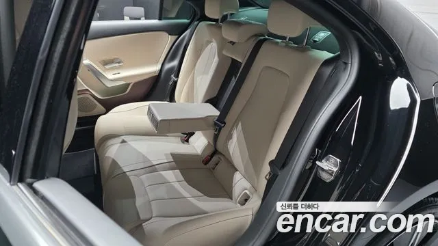 Mercedes-Benz A-Class 2024 — фото 16
