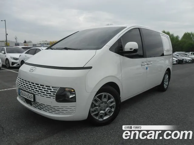 Hyundai Staria 2023 — фото 1