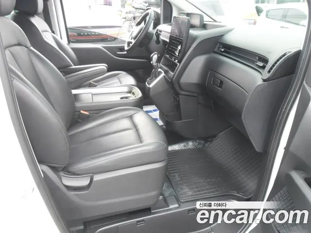 Hyundai Staria 2023 — фото 14