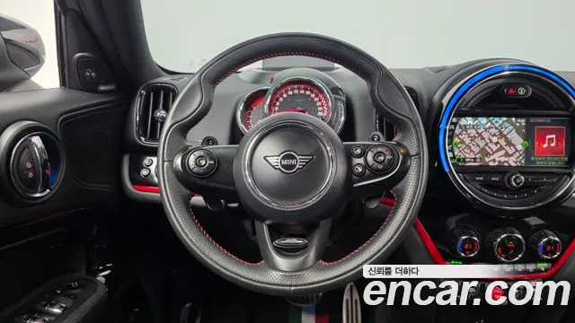 Mini Countryman 2020 — фото 19