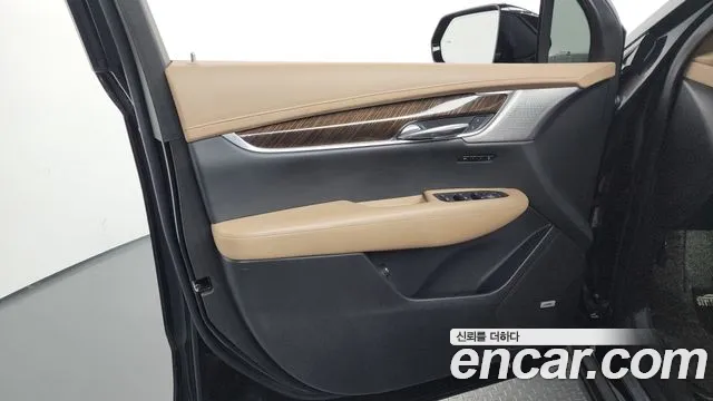 Cadillac XT6 2022 — фото 14