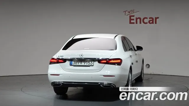 Mercedes-Benz E-Class 2022 — фото 4