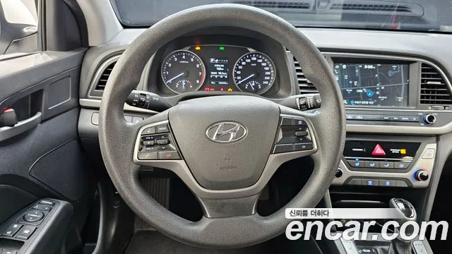 Hyundai AVANTE 2018 — фото 20